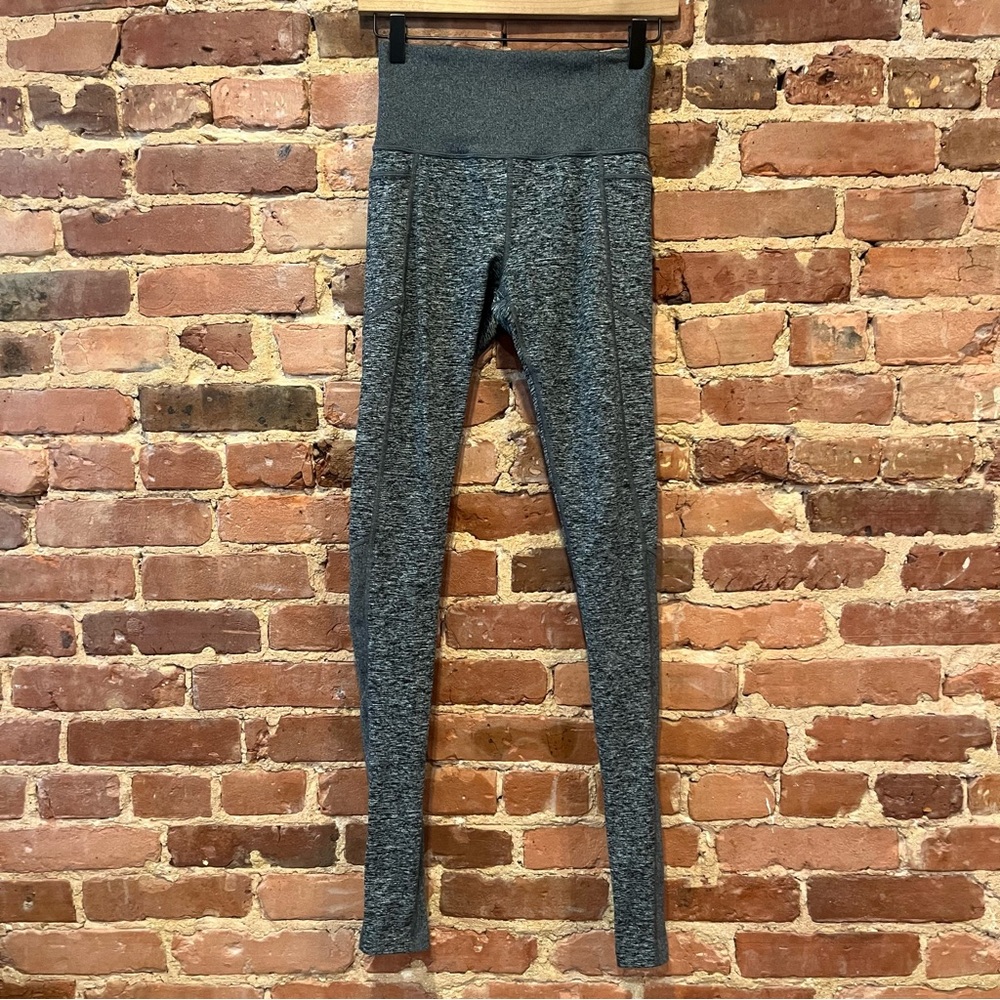 Athleta Exhale Stash Pocket Heel Tight Size XS Softluxe 511157